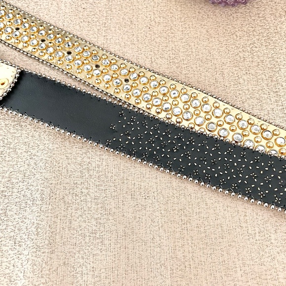 Women’s Rhinestone Gold Buckle Studded Belt - Picture 11 of 12